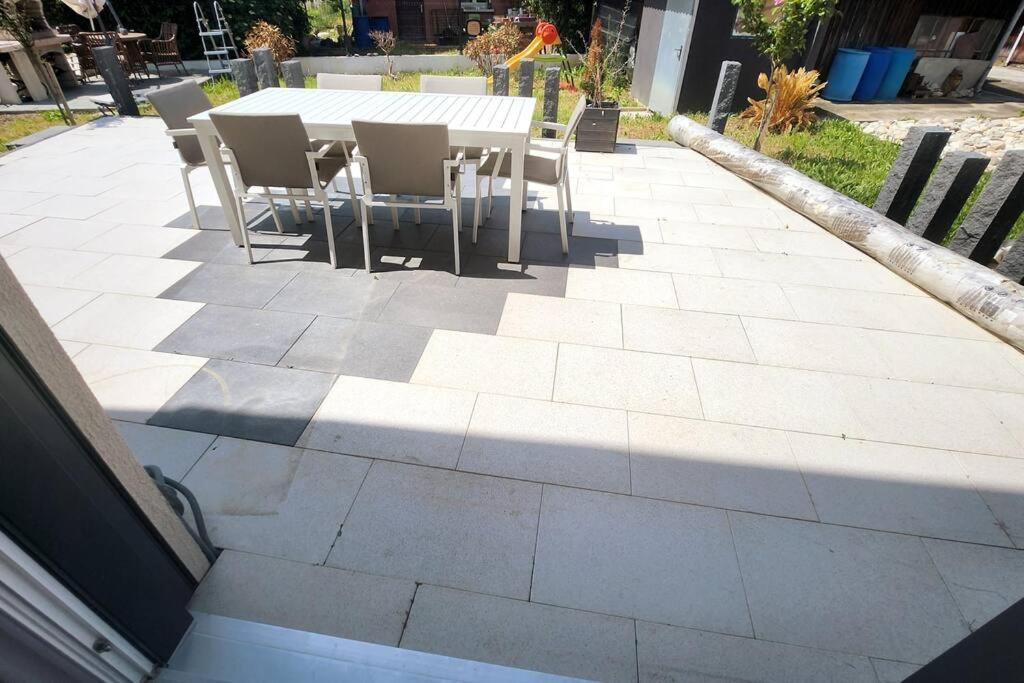 Suite Prestige Logement Neuf Avec Spa Et Ecran De Cinema En Rez De Jardin Colmar Extérieur photo